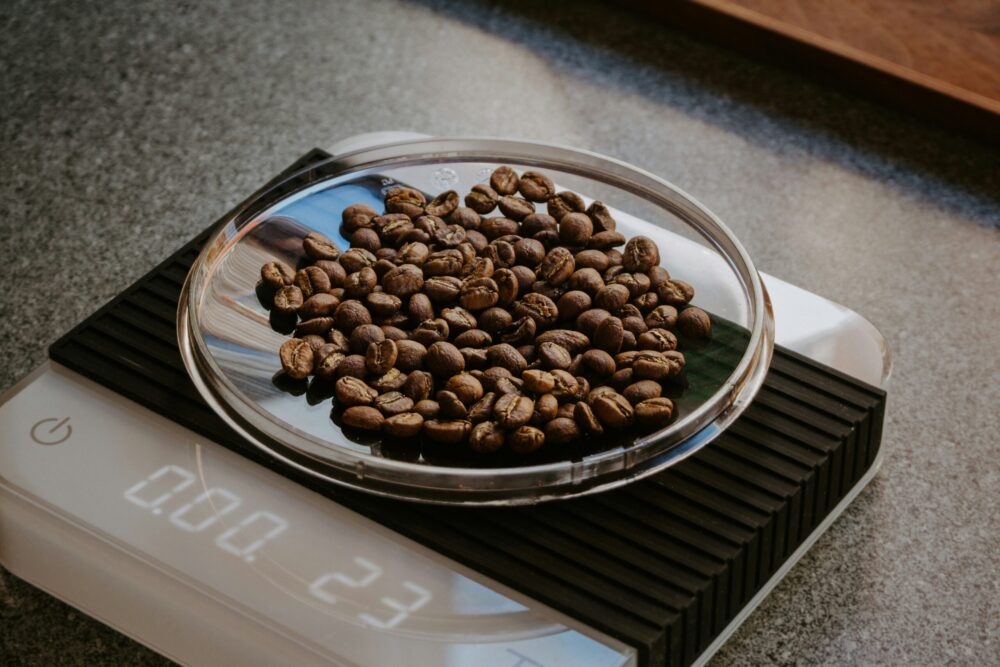 Weighing Coffee Beans vs Scooping: What Makes the Difference?